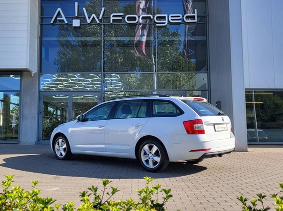 Skoda Octavia cena 62900 przebieg: 167710, rok produkcji 2020 z Nowe Warpno małe 781